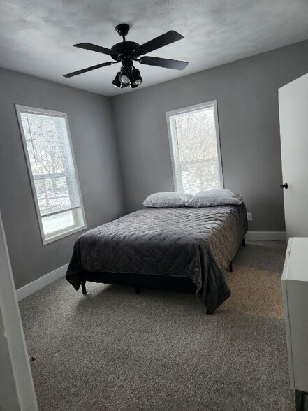 Bedroom - 1005 N State St