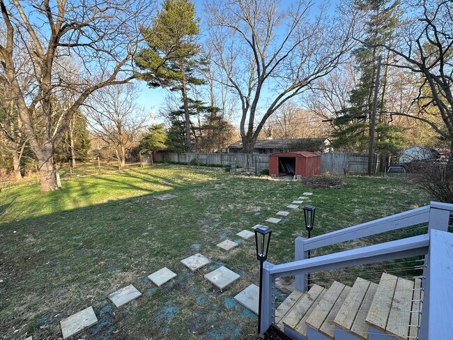 Building Photo - 2425 N Headley Rd