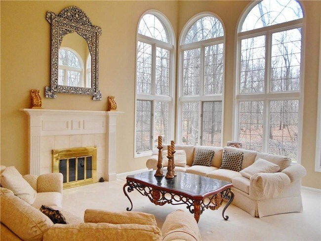 Building Photo - 1530 Scenic Hollow Dr