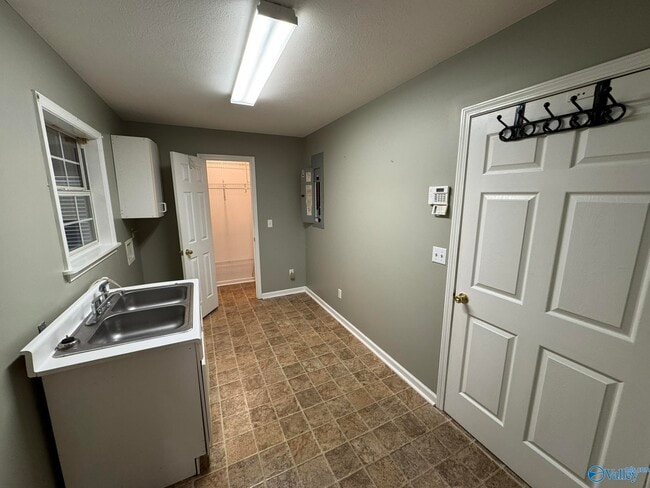 Building Photo - 104 Cypress Cir