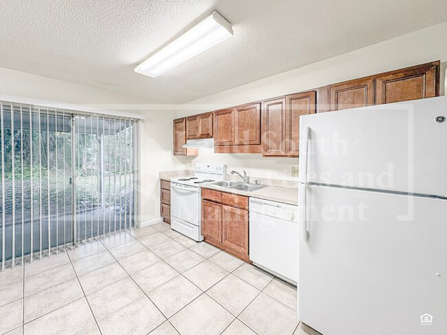 Building Photo - 4819 Fernery Ln