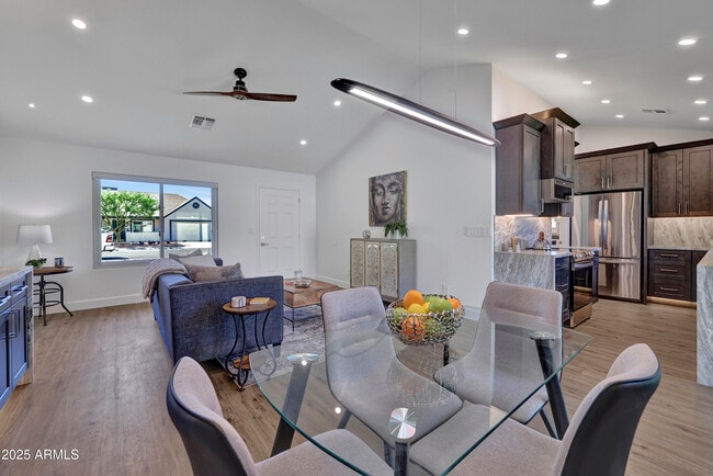 Building Photo - 1362 E Wickieup Ln