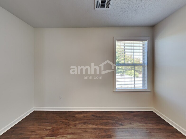 Building Photo - 13136 Braybourne Pkwy