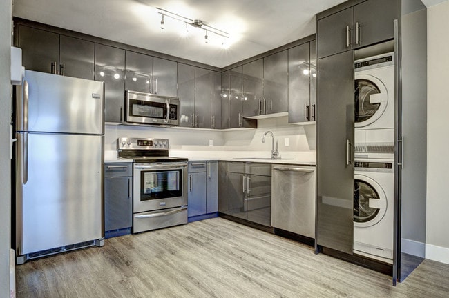 Primary Photo - Northshore Apartments