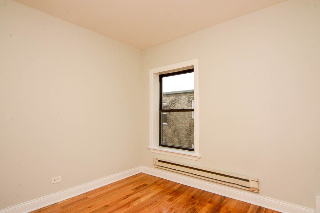 Building Photo - 6265 W Cornelia Ave