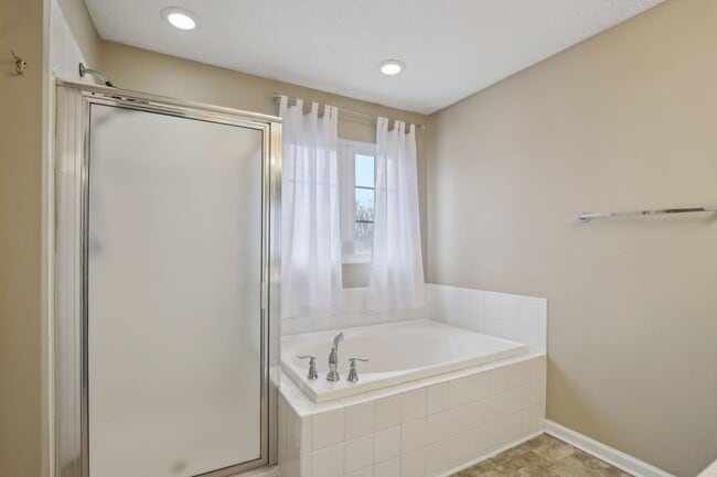 Building Photo - 7841 Heaton Way