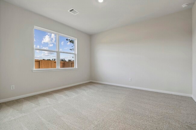 Building Photo - 15818 Berry Hl Dr