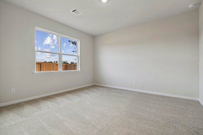 Building Photo - 15885 Berry Hl Dr