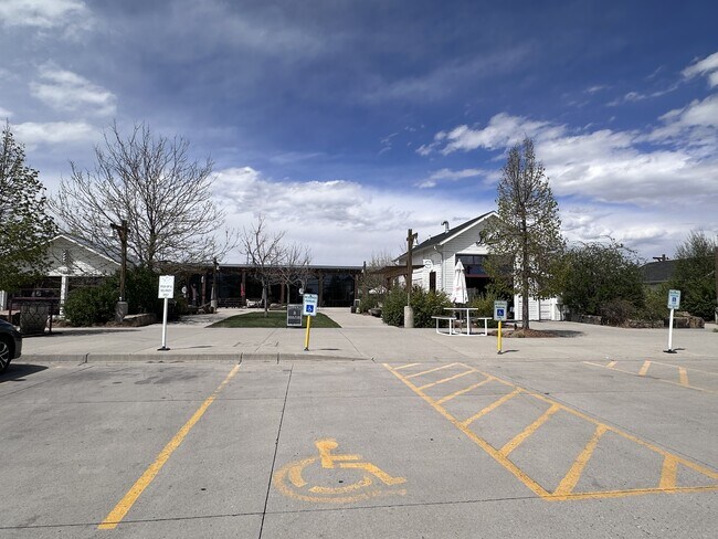 Building Photo - 2107 Sandbur Dr