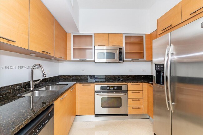 Building Photo - 31 SE 5th St