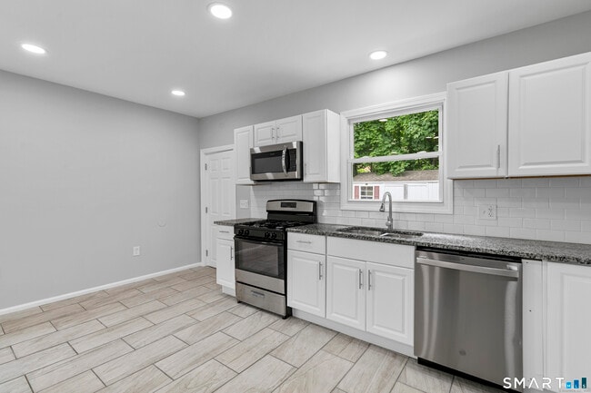 Building Photo - 196 Farren Ave