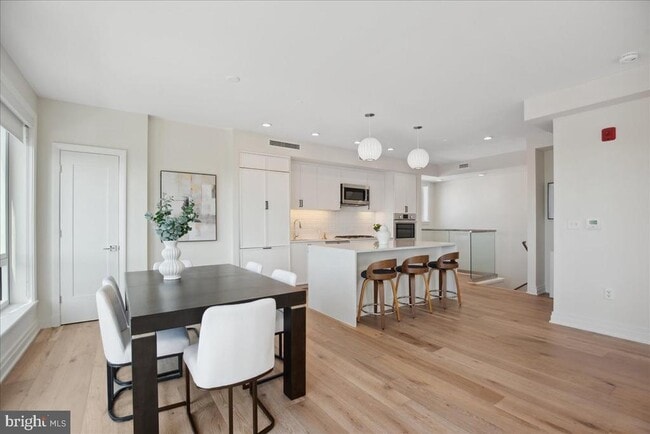 Building Photo - 923 V St NW