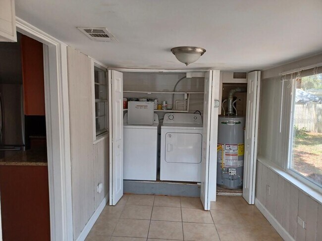 Building Photo - 1290 Idlewild Dr