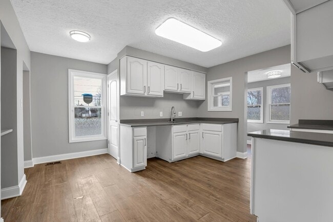 Building Photo - 2089 Lockbourne Rd