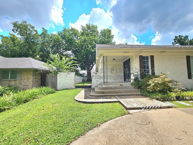 Building Photo - 5019 S Joplin Ave