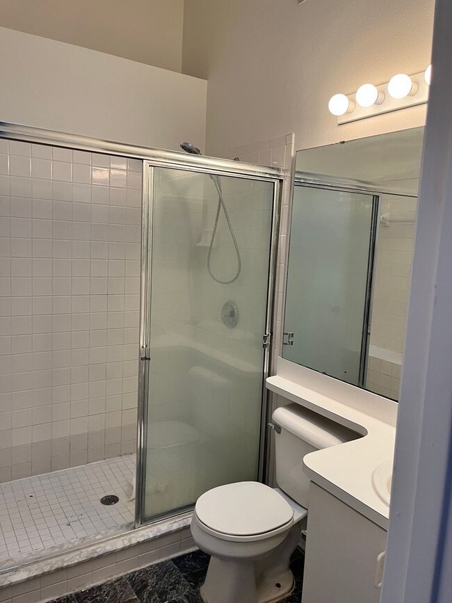 Building Photo - 3BR 2.5BA Townhome in Thatchers Landing at...