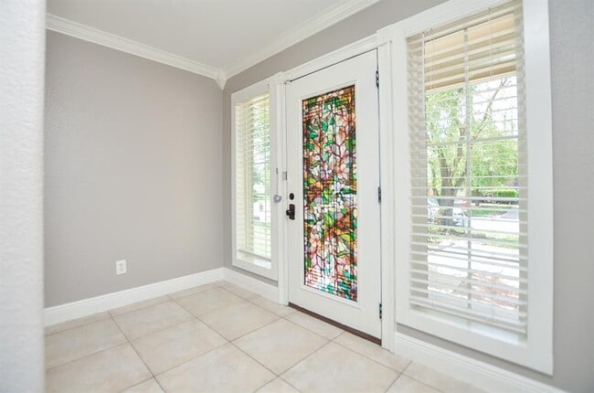 Building Photo - 18818 Driftwood Springs Dr