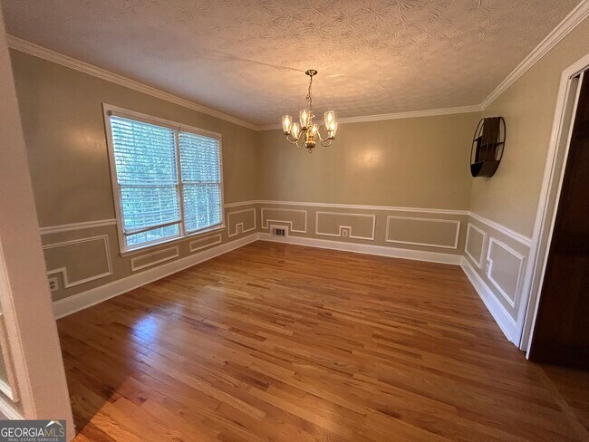 Building Photo - 700 Singley Ct SW