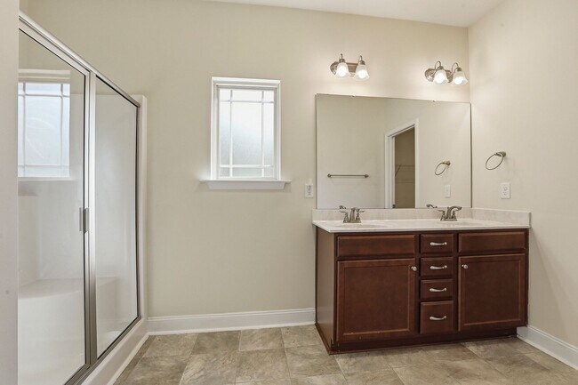 Building Photo - 52 Woodwater Cir