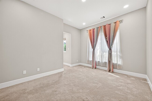 Building Photo - 1835 Brooking Hill Ct