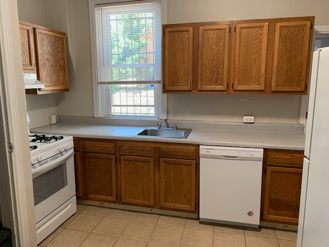 Building Photo - 332 S 43rd St