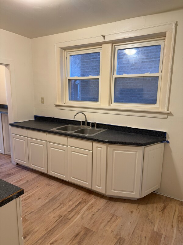 Building Photo - 8220 S Langley Ave