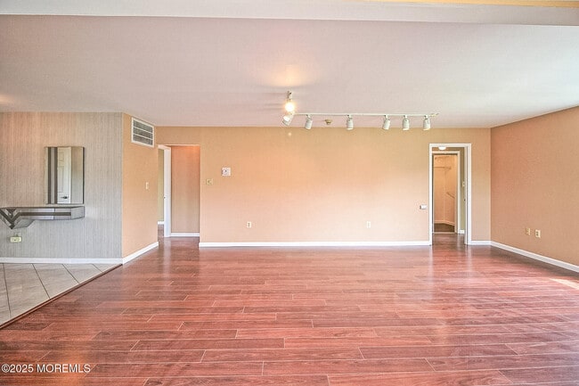 Building Photo - 2A Bristol Ct