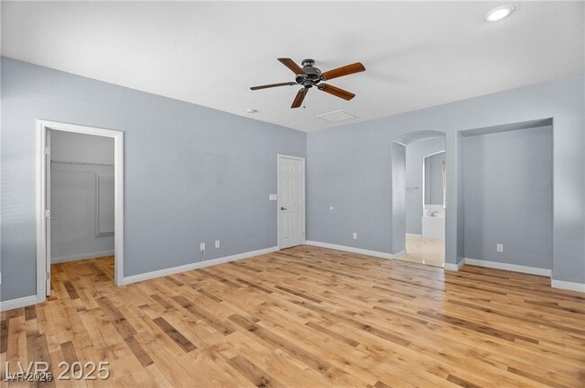 Building Photo - 10281 Wolves Den Ln