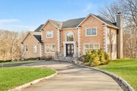 Building Photo - 34 Renfrew Rd