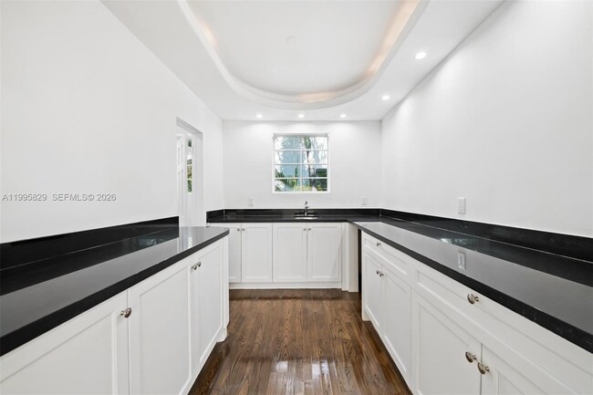 Building Photo - 1545 Meridian Ave