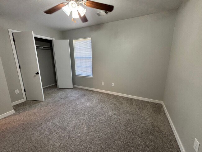 Building Photo - Modern 3-Bed, 2-Bath Duplex with Garage in...