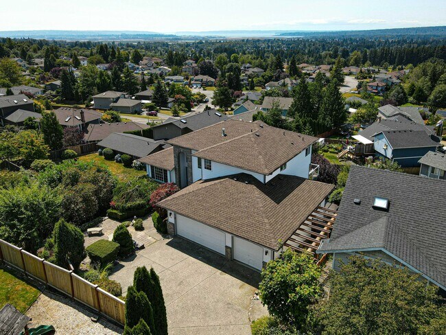 Building Photo - 7904 80th Ave NE