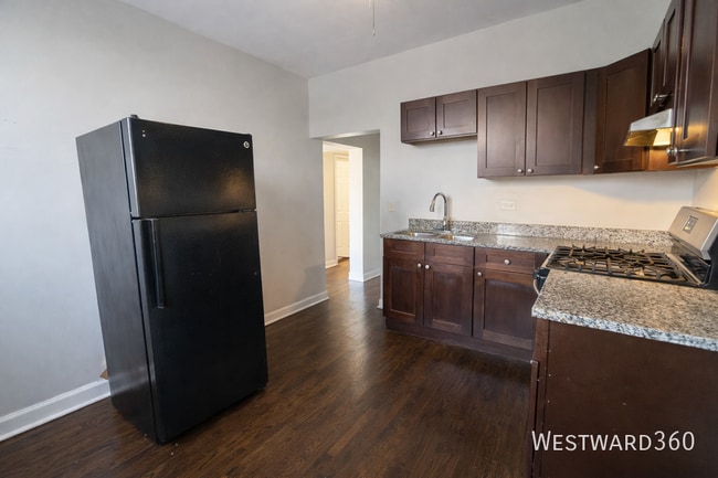 Building Photo - 310 S Springfield Ave