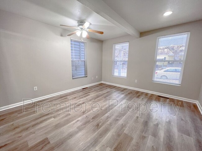 Building Photo - 534 Forest Ave