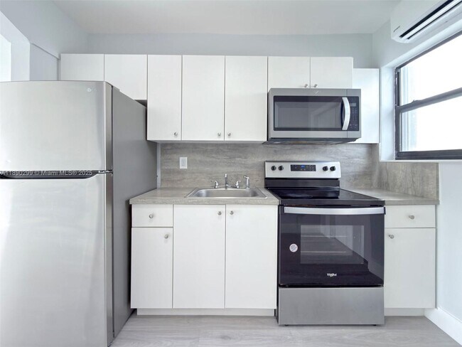 Building Photo - 1010 Opa-locka Blvd