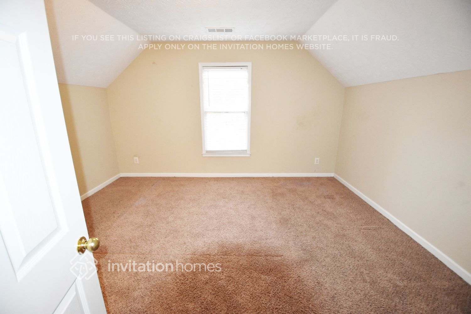 Building Photo - 208 Ivy Creek Dr