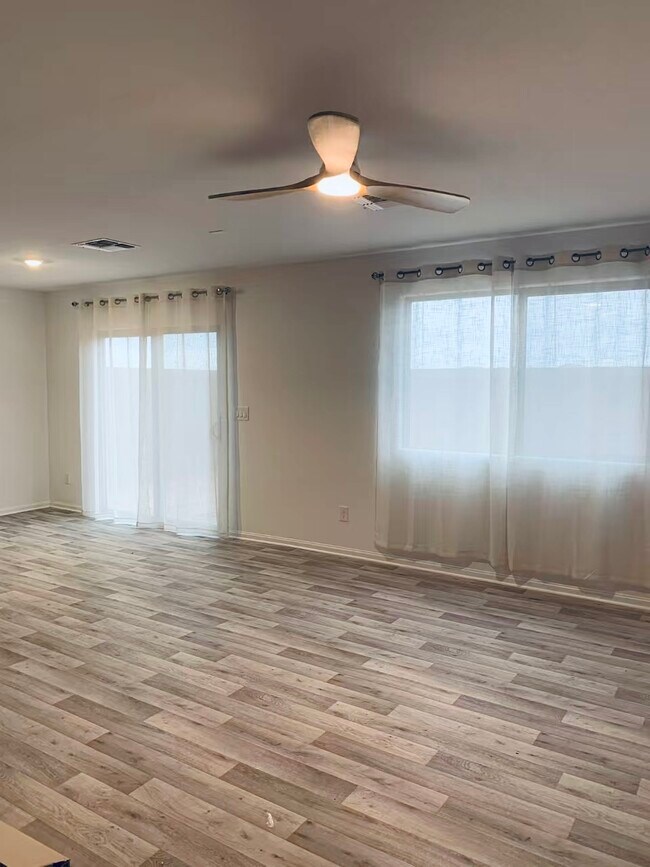 Building Photo - 6038 Swift Lariat St