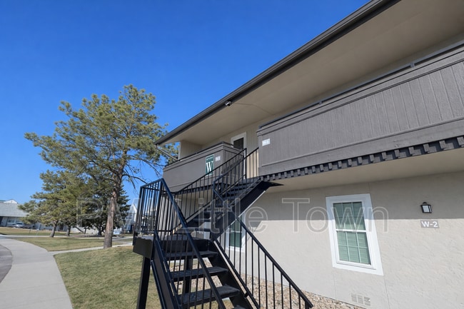 Building Photo - 2301 E Fremont Ave