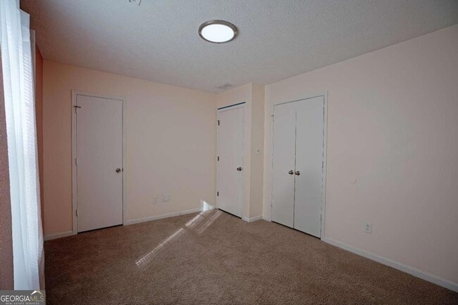 Building Photo - 1528 Carriage Ln