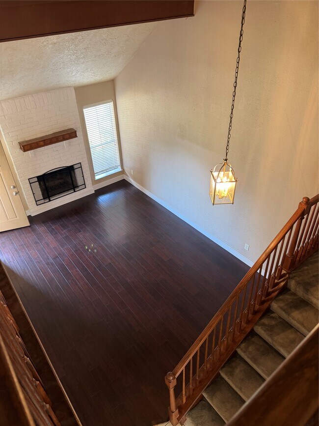 Building Photo - 3010 Bee Cave Dr