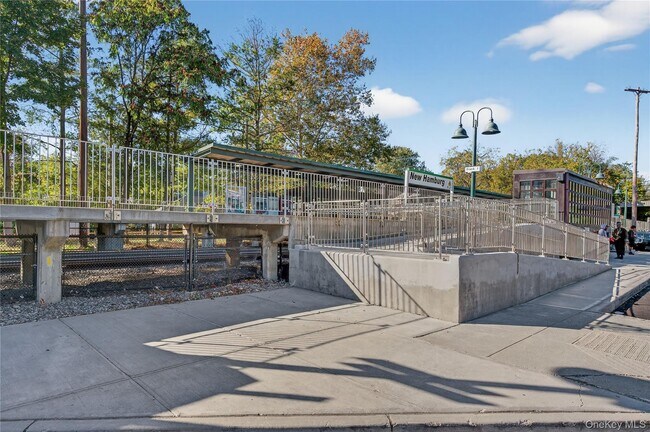 Building Photo - 9 Wickes Ln
