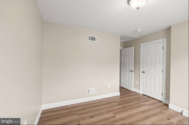 Building Photo - 777 Oak Leaf Ln