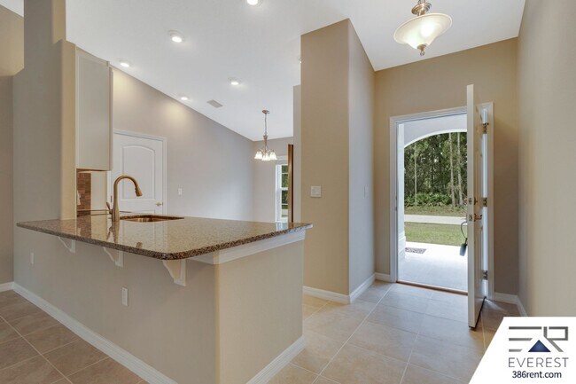 Building Photo - FULLY FENCED 4/3/2 IN DESIRABLE SEMINOLE WOODS