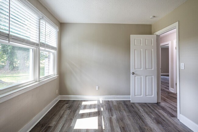 Building Photo - Welcome to this beautiful newly renovated ...