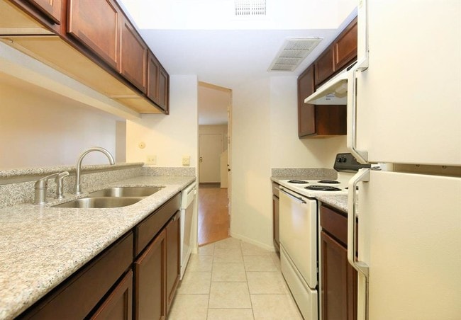 Building Photo - 2601 S Braeswood Blvd