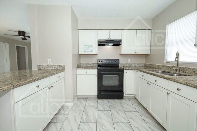 Building Photo - 1010 Vigo Ave