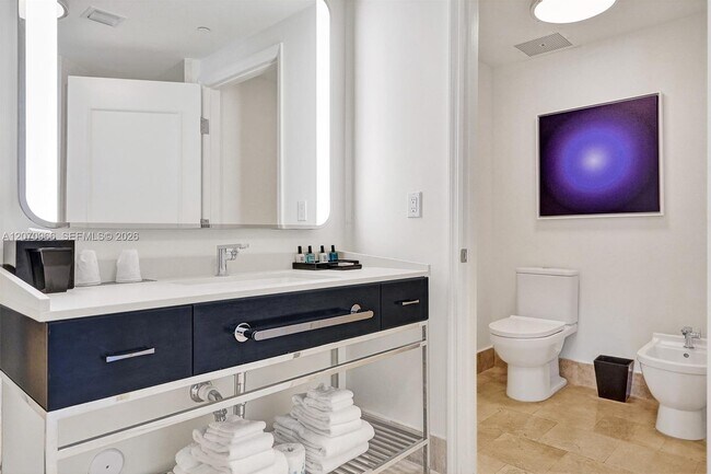 Building Photo - 4401 Collins Ave