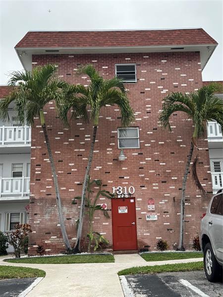 Building Photo - 1310 NW 43rd Ave