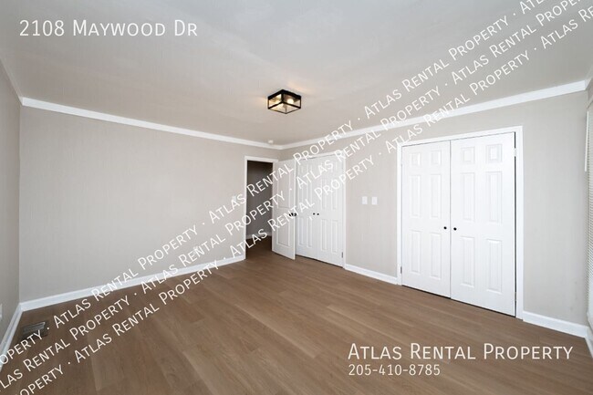 Building Photo - 2108 Maywood Dr