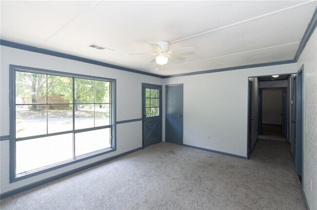 Building Photo - 504 Ash Ln